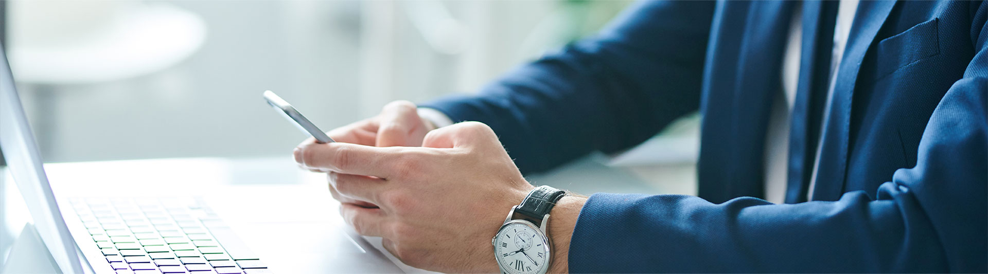 Quản lý thông tin trang liên hệ